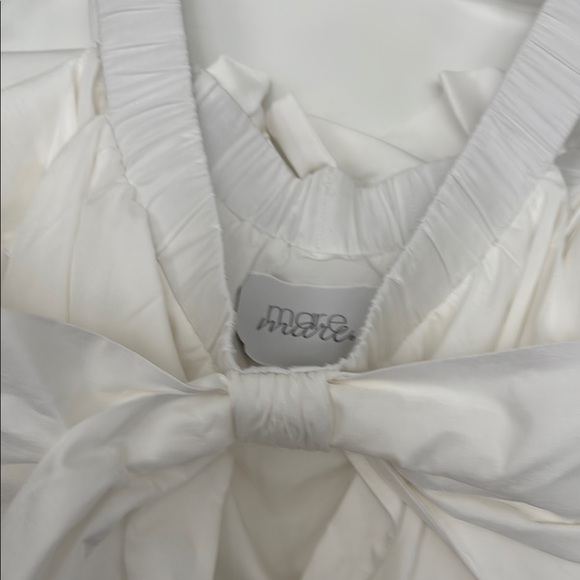 Elegant White Bow Top Anthropologie - Picture 2 of 2